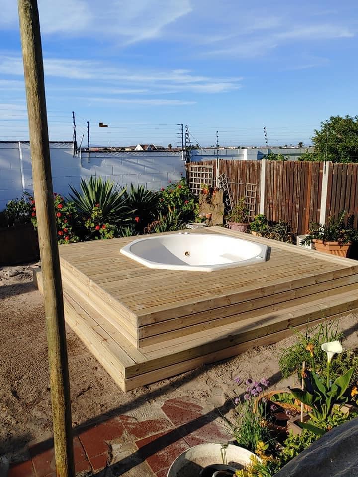 Jacuzzi platform · Marina da Gama — Jacuzzi deck